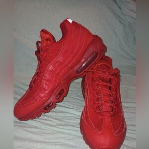 Nike air max 95
Triple red